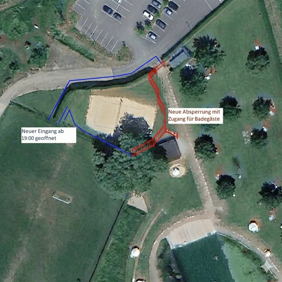 Öffentlicher Zugang beim Beachvolleyplatz